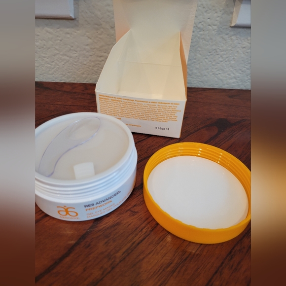 Arbonne Gel Eye Masks *NWT* - Picture 3 of 8